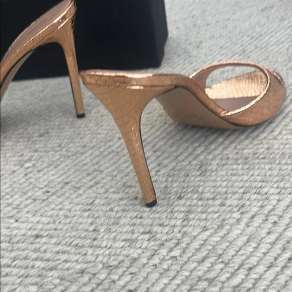 Identita Gold Stiletto Heels with Metallic Detail- BRAND NEW, NEVER WORN - Picture 3 of 6